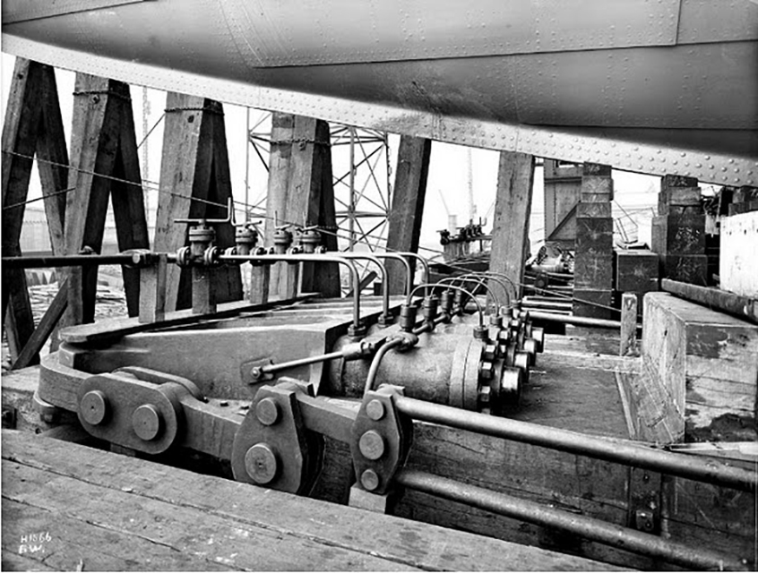 Hydraulic rams at the bow of the Titanic